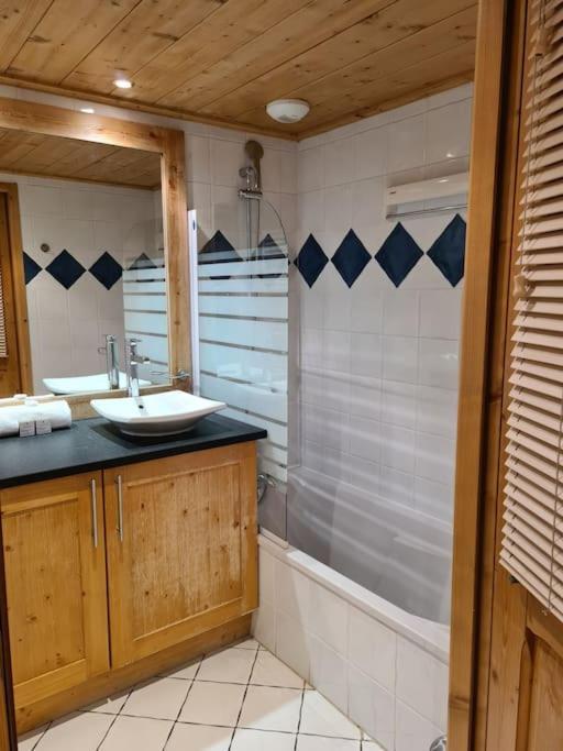 Appartement Le D12 Samoëns מראה חיצוני תמונה